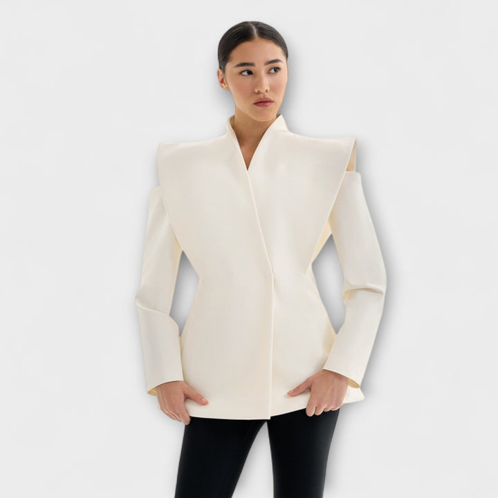 Carolin | Skulpturaler Schulterblazer
