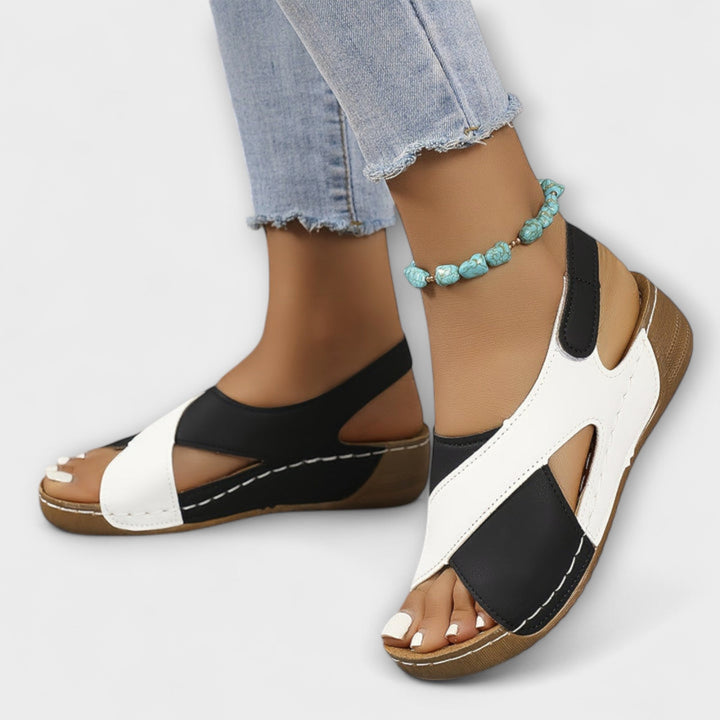 Vera | Orthopädische Atmungsaktive Wandersandalen für Damen