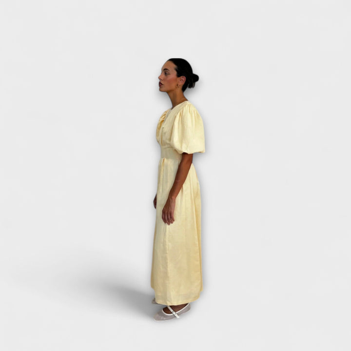 Franziska | Buttergelbes Maxikleid mit luftigem Design