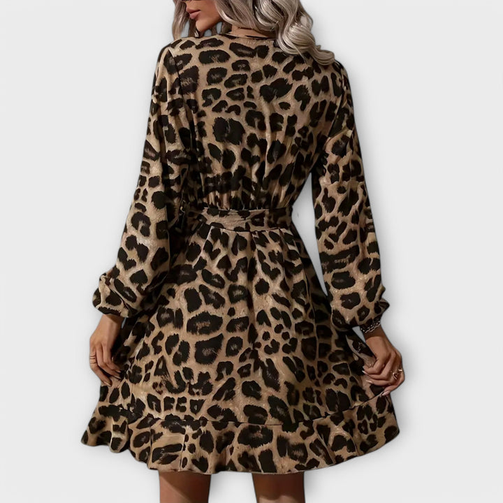 Britta | Schickes Kleid mit Leopardenmuster, V-Ausschnitt und Bindegürtel
