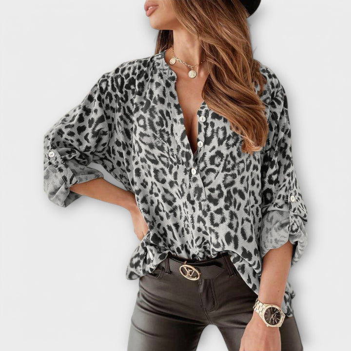 Astrid | Modische Bluse mit Leopardenmuster