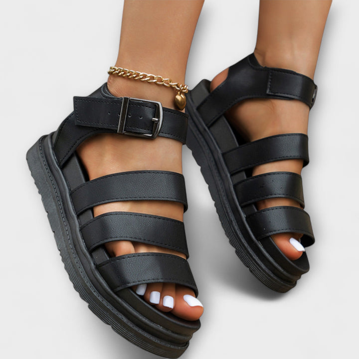 Yvonne | Sandalen mit mehreren Riemen und Schnalle