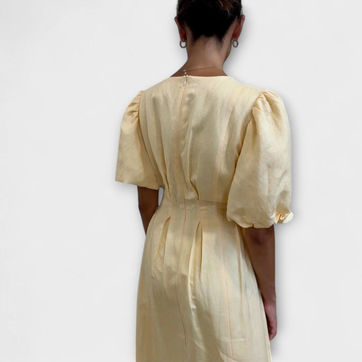 Franziska | Buttergelbes Maxikleid mit luftigem Design
