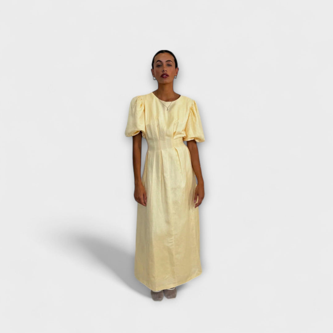 Franziska | Buttergelbes Maxikleid mit luftigem Design