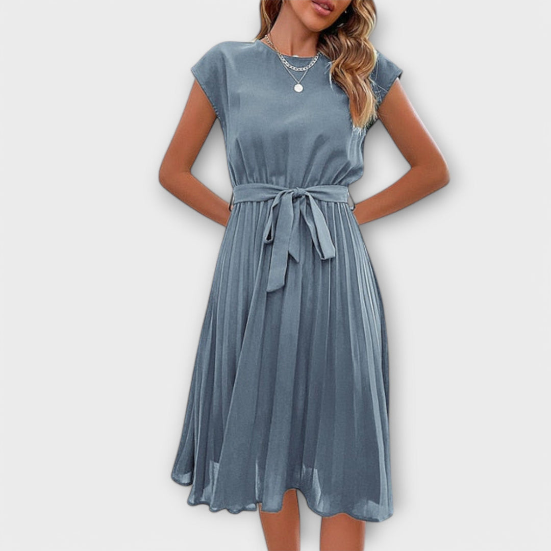 Clara | Kurzarm, gefältete, lässige Midikleid