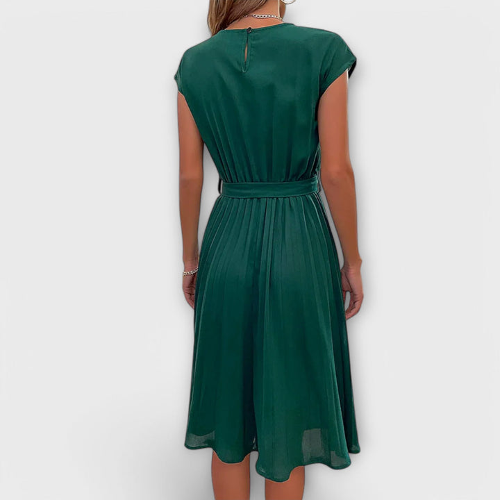 Clara | Kurzarm, gefältete, lässige Midikleid