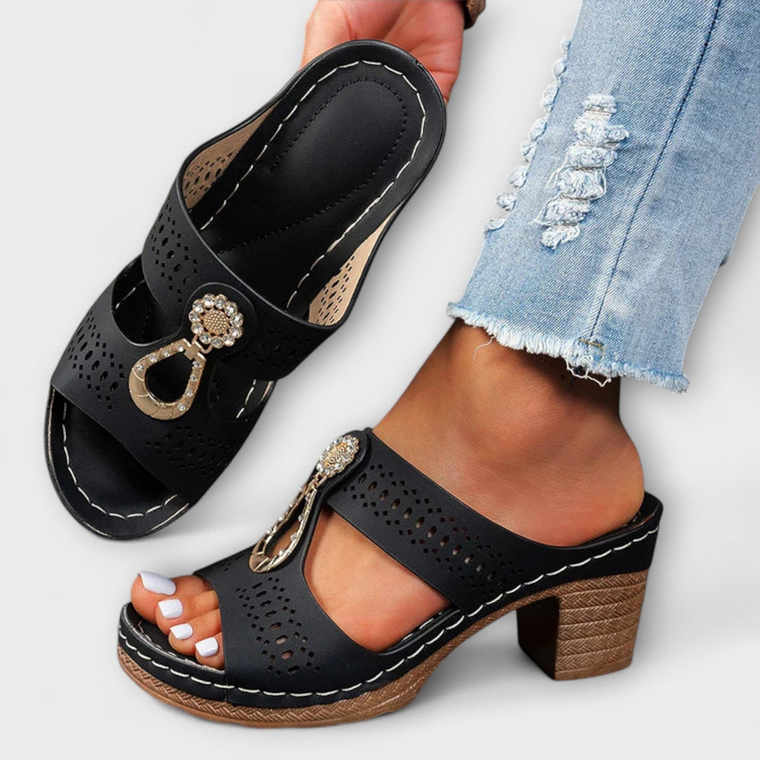 Therese | Stilvolle und Bequeme Orthopädische Sandalen