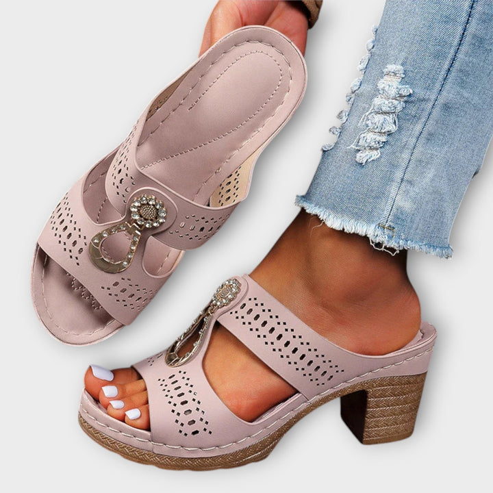 Therese | Stilvolle und Bequeme Orthopädische Sandalen