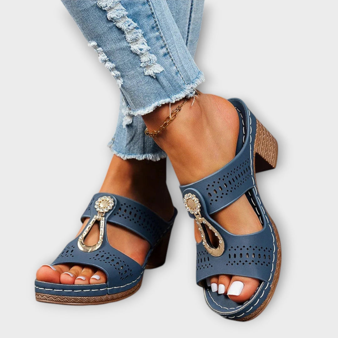 Therese | Stilvolle und Bequeme Orthopädische Sandalen