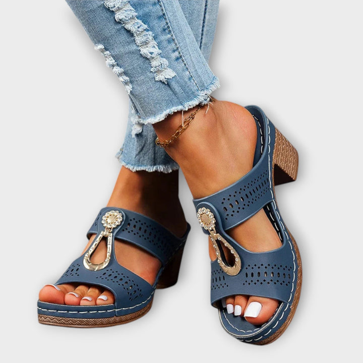 Therese | Stilvolle und Bequeme Orthopädische Sandalen