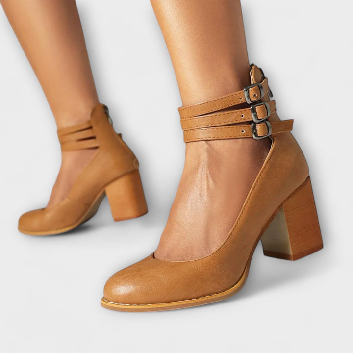 Greta | Pumps mit Knöchelriemen Design