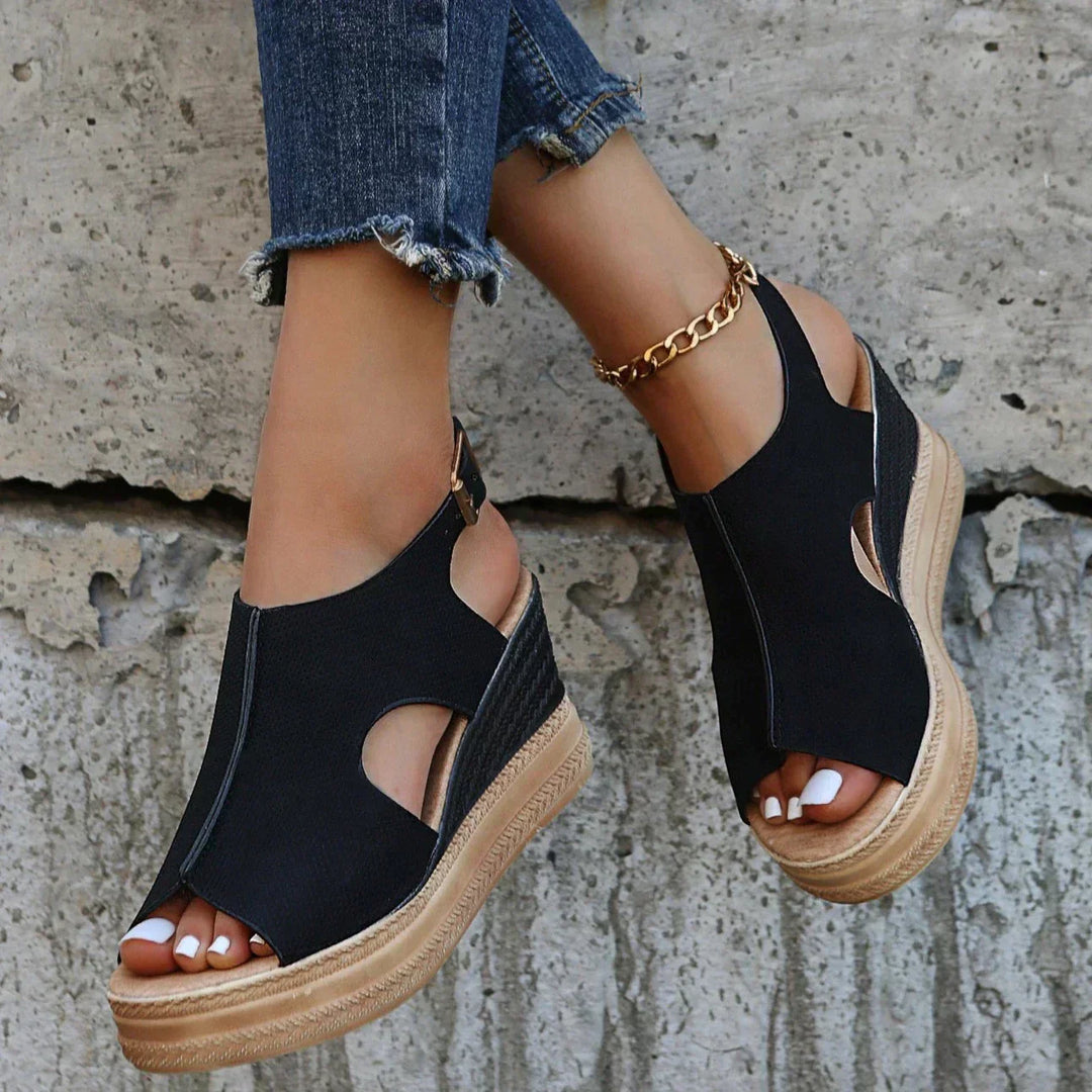Bianca | Entspannte Keilsandalen