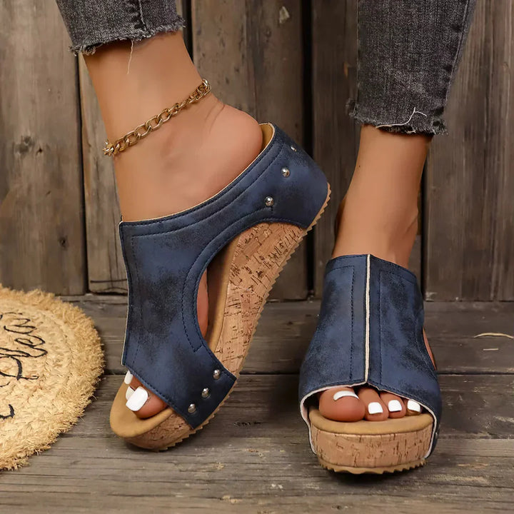 Kirsten | Keilsandalen mit Schmucksteinen