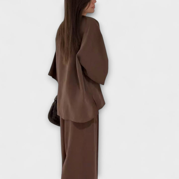Greta | Lässiges V-Ausschnitt Top und Hose Duo