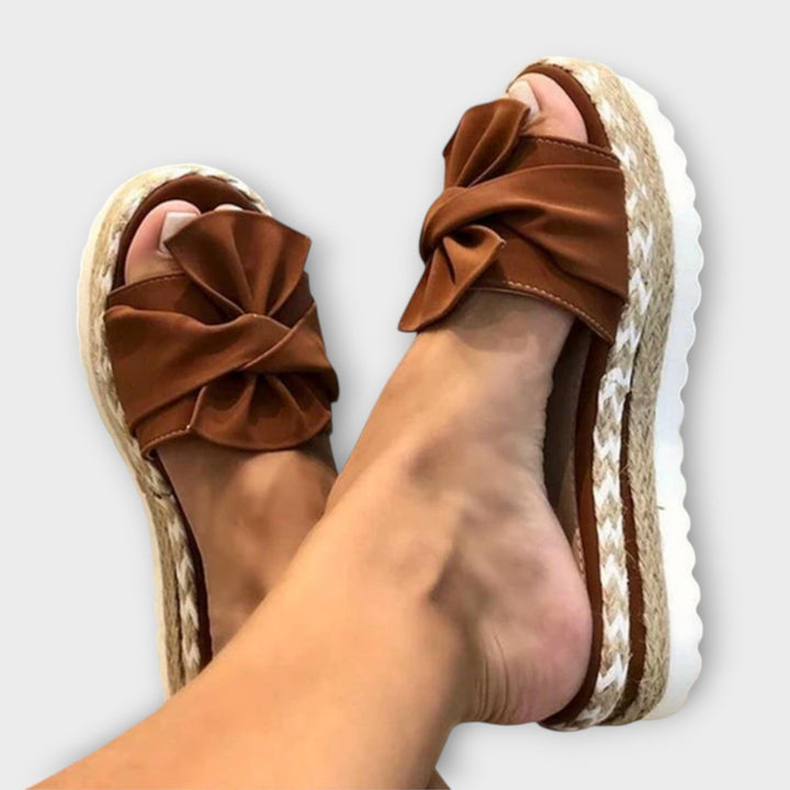 Anna | Orthopädische Sandalen mit Fliege