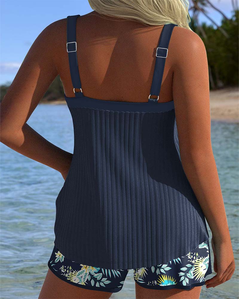 Mona | Gestreifter Tankini mit Zweiteiligem Strandshort