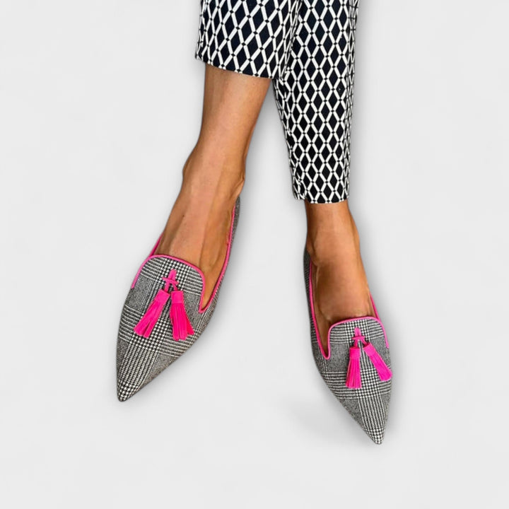 Henriette | Spitz zulaufende schwarze Slipper